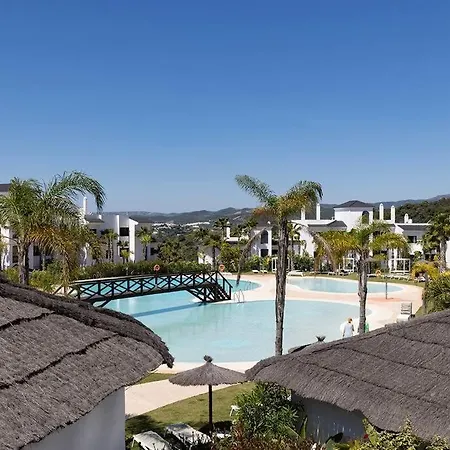 3 Bedroom Ground Floor @ Hills! Apartment