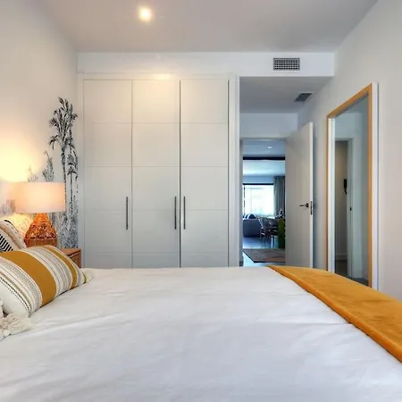 3 Bedroom Ground Floor @ Hills! Apartment