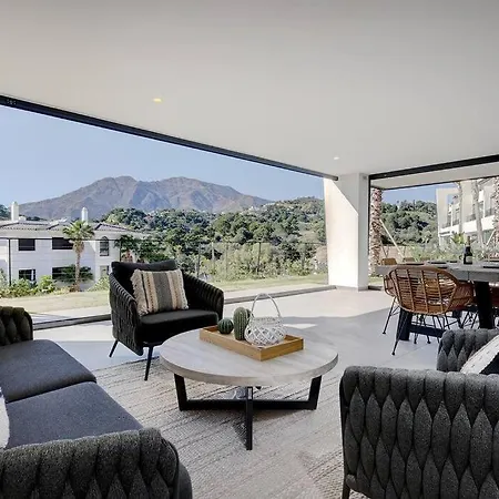 3 Bedroom Ground Floor @ Hills! * Estepona