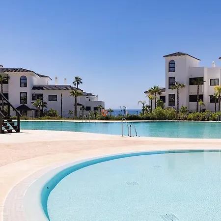 Apartment 3 Bedroom Ground Floor @ Hills! *